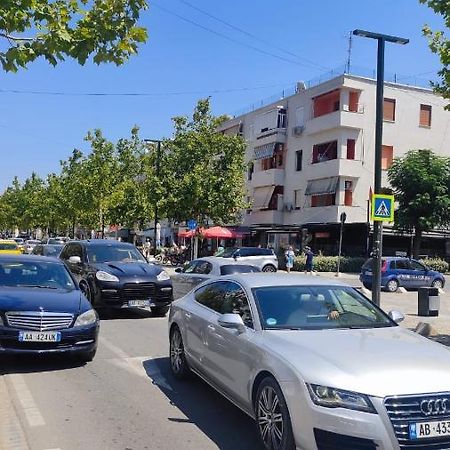 Lolu Apartment Plus Privat Parking Vlore Ngoại thất bức ảnh