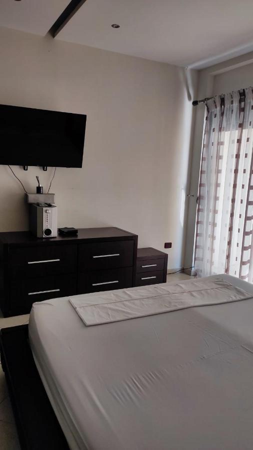 Lolu Apartment Plus Privat Parking Vlore Ngoại thất bức ảnh